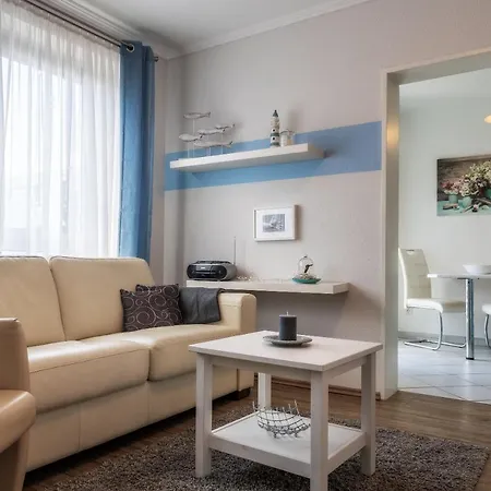 Haus Strandhafer 25 - Strandnah, Balkon 아파트